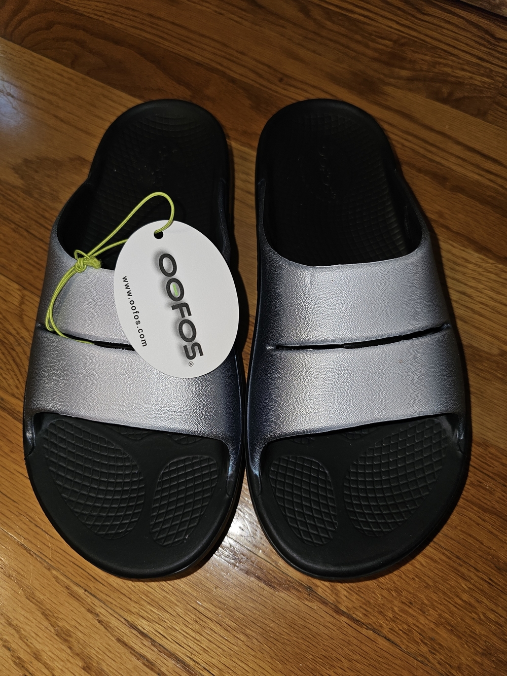 OOFOS Oolah Luxe Metallic Silver/blue and Black Footbed Recovery Slide Sandals